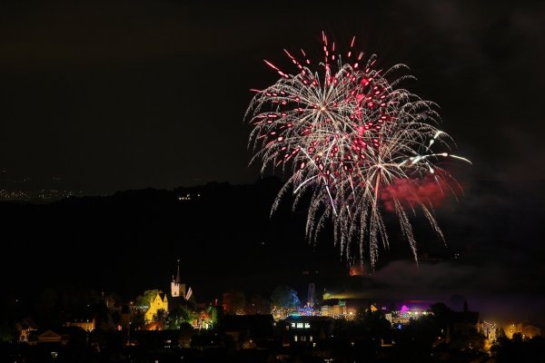 Bilder_R_Oppenheimer/RotweinfestIngelheimFeuerwerk.jpg