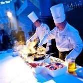 Wesele z cateringiem zewnętrznym – dlaczego coraz więcej par tak wybiera?