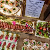 Catering na spotkanie zarządu – jak zadbać o każdy szczegół?