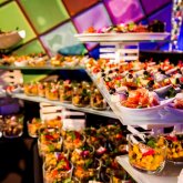 Czy catering wpływa na efektywność konferencji? Tak – i oto dlaczego