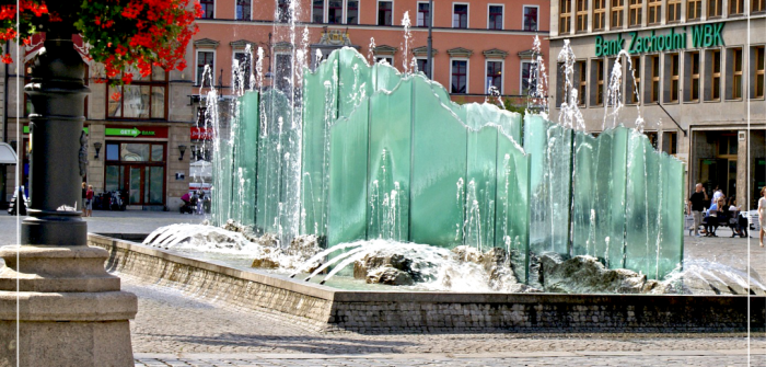 Szklana fontanna na wrocławskim Rynku