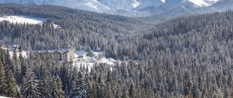 Hotel z basenem termalnym – dlaczego to świetny pomysł na kilkudniowy wyjazd we dwoje?