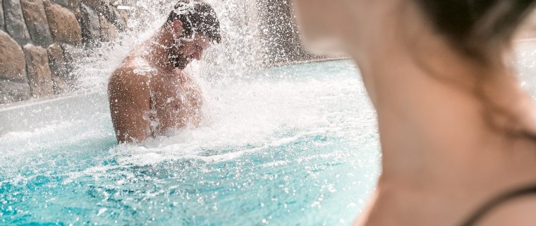 Savoir-vivre na termach: poznaj zasady zachowania w basenach termalnych