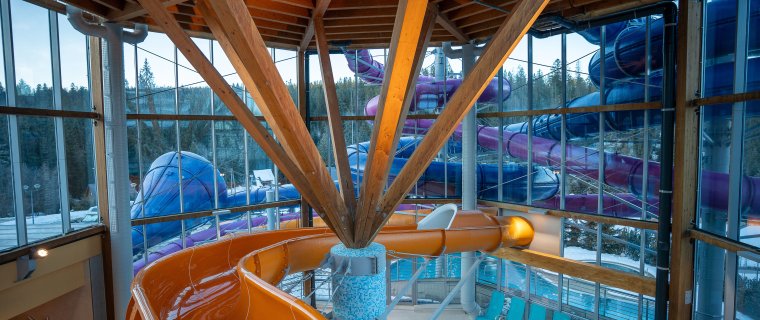 Wodne przygody dla dzieci: dlaczego Termy BUKOVINA to idealne miejsce dla rodzin?