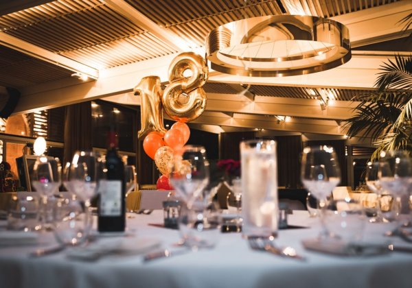 18. urodziny – jak zorganizować niezapomnianą imprezę?