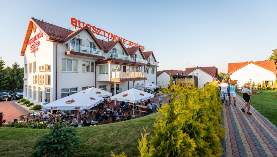 Zdjęcie przedstawia rodzinne wakacje w Ustroniu Morskim