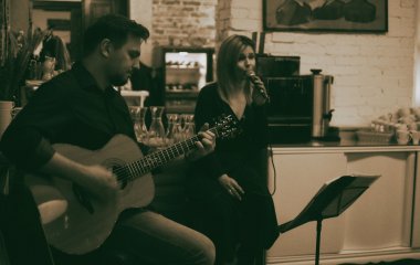 Fotorelacja z kolacji z muzyką na żywo z okazji Dnia Kobiet 