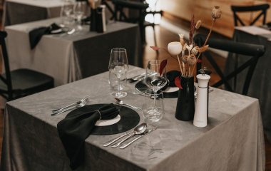 Elegancja i intymność: Jakie przyjęcia okolicznościowe wybierali nasi goście w 2024 roku?