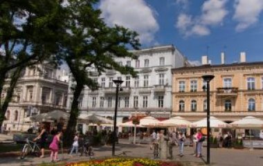 Jakie atrakcje przynoszą Wakacje na Piotrkowskiej 2026?