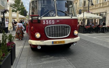 Na koncerty zabytkowym Ikarusem!