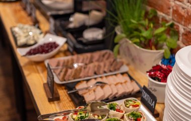 Dlaczego śniadania w Starym Kinie to najlepszy pomysł na poranek w Łodzi?