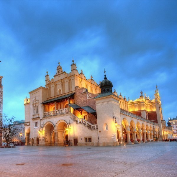 Market Square, St. Mary's Church, and Cloth Hall