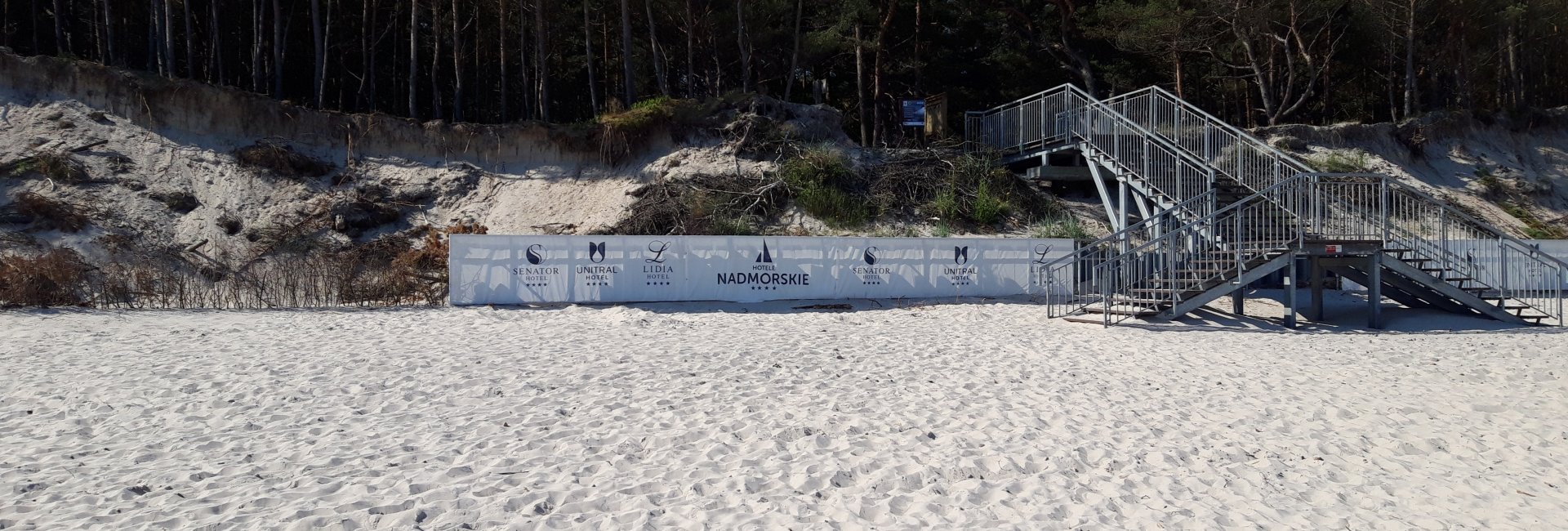 Family friendly with excellent beach/pool access