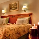 Jak dobrać hotel na szkolenie z noclegiem: ile pokoi rezerwować i jak działa rooming list?