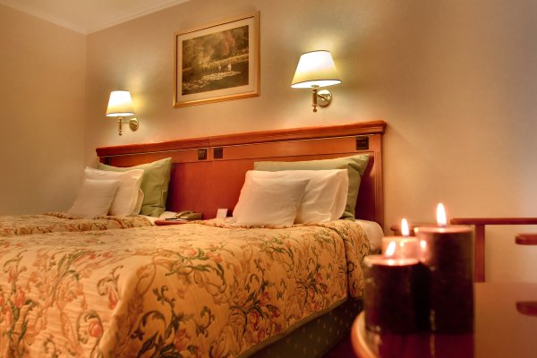 Jak dobrać hotel na szkolenie z noclegiem: ile pokoi rezerwować i jak działa rooming list?