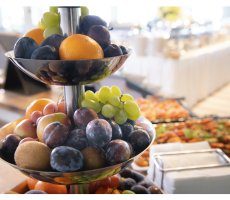 Dieta dziecka na wakacjach &ndash; jak nie zepsuć nawyk&oacute;w żywieniowych przy hotelowym bufecie?