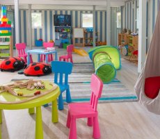 Hotel z salą zabaw dla małych dzieci