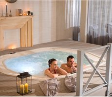 W jakim stroju należy iść do jacuzzi?