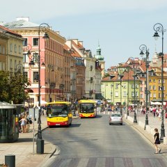Czym po Warszawie? Komunikacją miejską, a może rowerem?