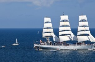 Frigate "Dar Pomorza"