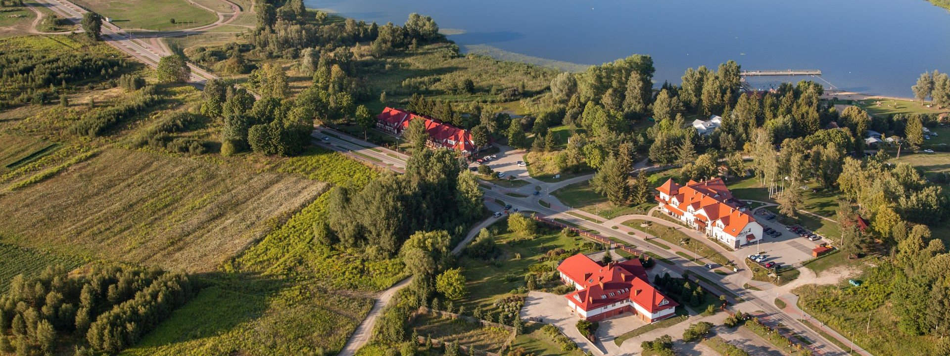 Hotel blisko lasu i jeziora