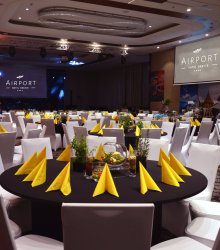 Gala firmowa czy konferencja? Jak wybrać format eventu biznesowego?