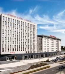 Gdzie nocować blisko Lotniska Okęcie?