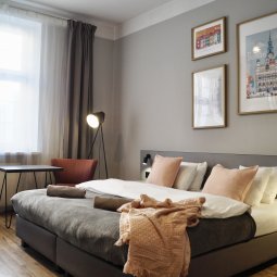 Pokoje & Apartamenty