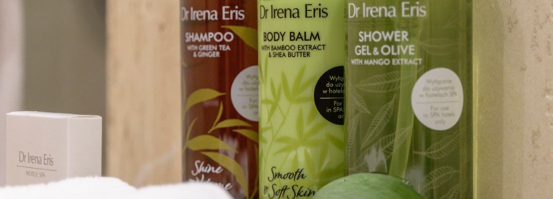 Kosmetyki łazienkowe w opakowaniach wielorazowego użytku