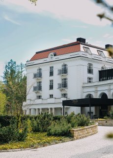Hotel SPA Dr Irena Eris Polanica Zdrój kusi Czechów