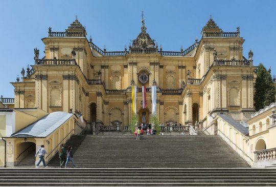 Basilika in Wambierzyce mit einer beweglichen Krippe