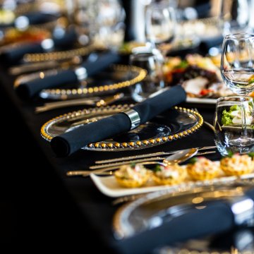 Przyjęcie w domu czy w lokalu?