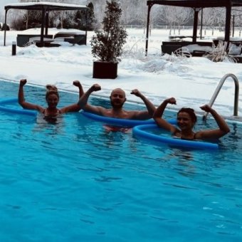 Morsowanie w hotelowym basenie – wyjątkowa zimowa atrakcja w Hotelu Bonifacio podczas ferii zimowych na Mazowszu