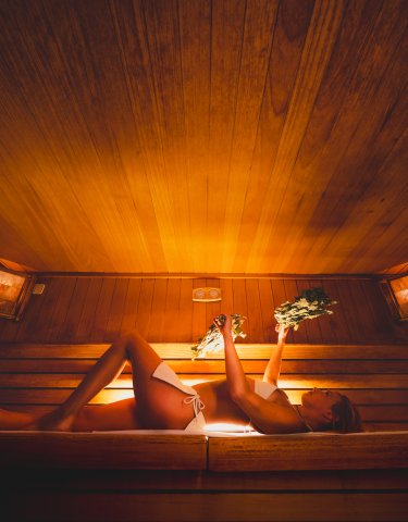 Ile razy w tygodniu chodzić na saunę? Poznaj korzyści z regularnego saunowania