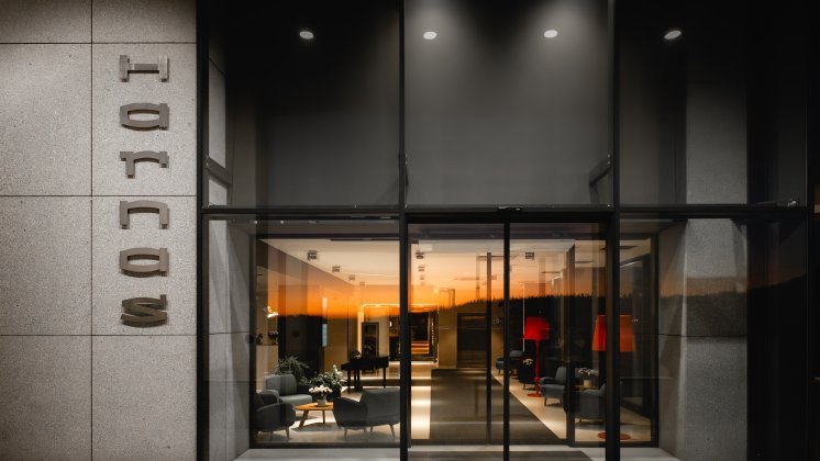 Luksusowy hotel w g&oacute;rach z basenem. A może wybierzesz taki z termami?