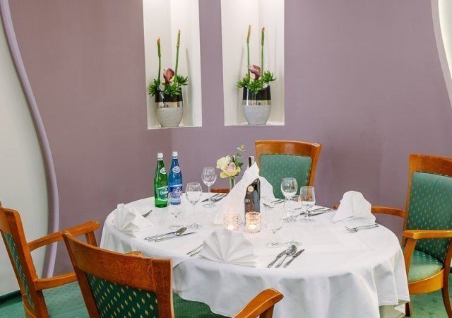 Stół w restauracji Hotelu Santin