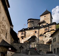 Wernisaż Wystawy "ZAMEK ORAWSKI, ORAWSKA KOLEJKA LEŚNA – SKARBY SŁOWACJI"