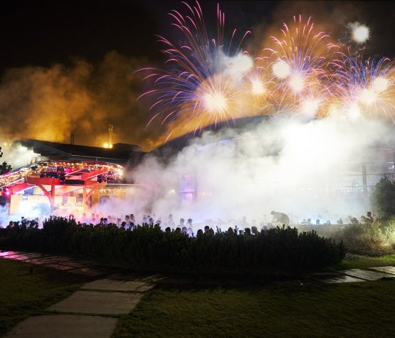 Neon Vibes – Silvester v Termách Bania! 