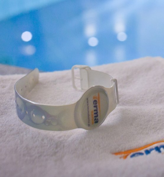 Terma Bania's armbands