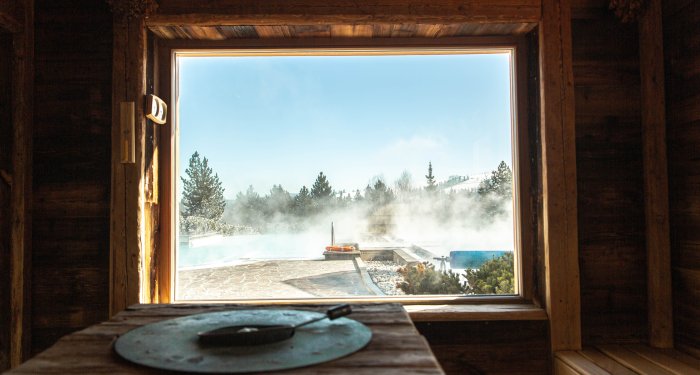 Zalety saunowania jesienią - naturalny sposób na zdrowie i równowagę.