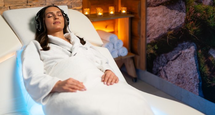 Wiosenna pielęgnacja sk&oacute;ry w Termie Bania - naturalne rytuały na odnowę cery