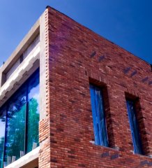 První díl seriálu s názvem "Ze života stavby Krále dětských staveb"