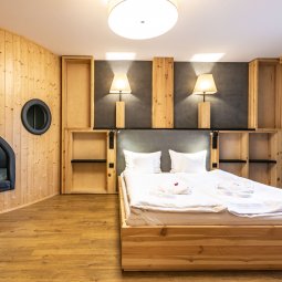 Anna Gzyra oprowadza po Zalesiu