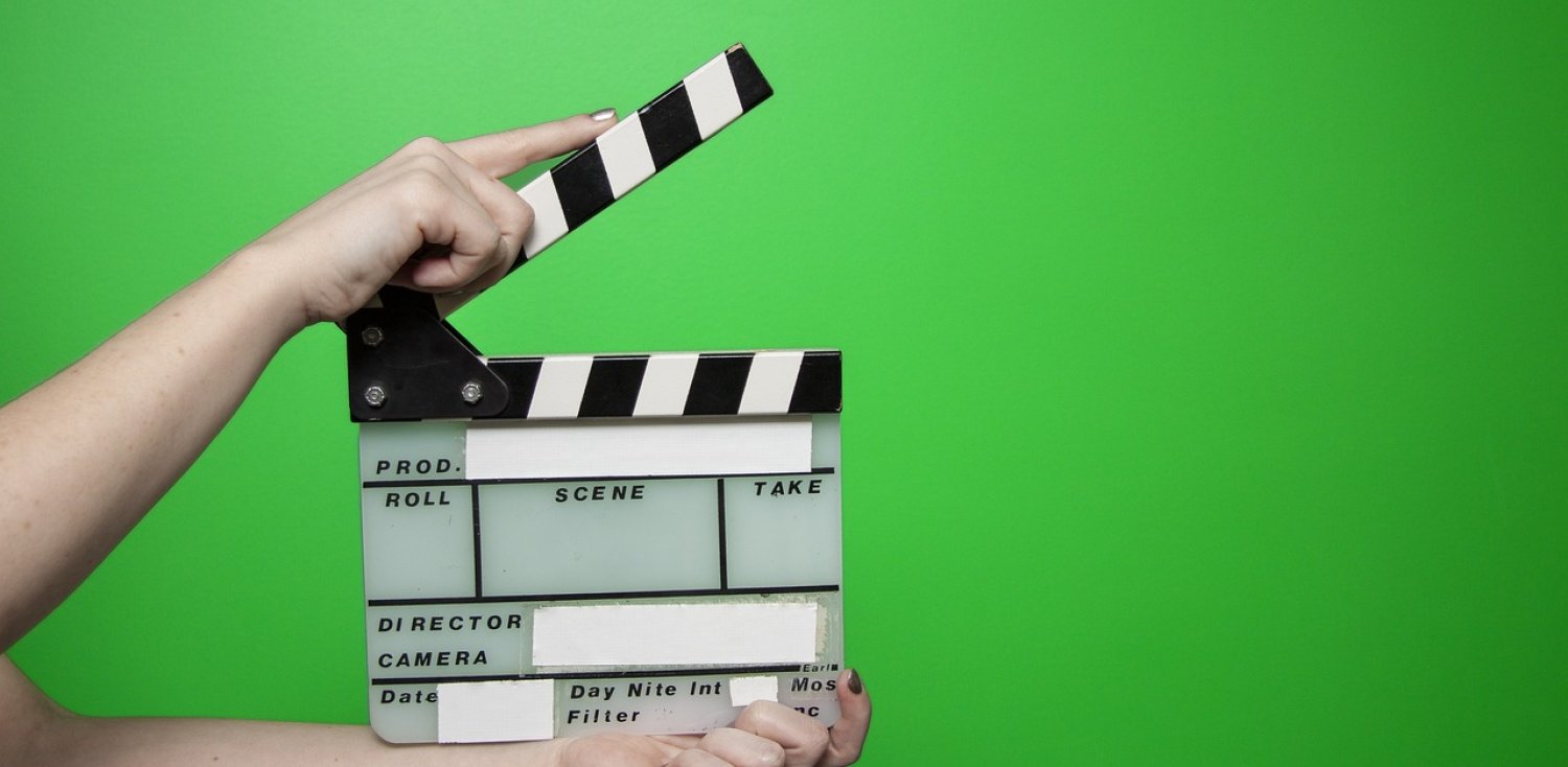 Miejsce na wideokonferencje. Streaming online z blue screenem lub green screenem