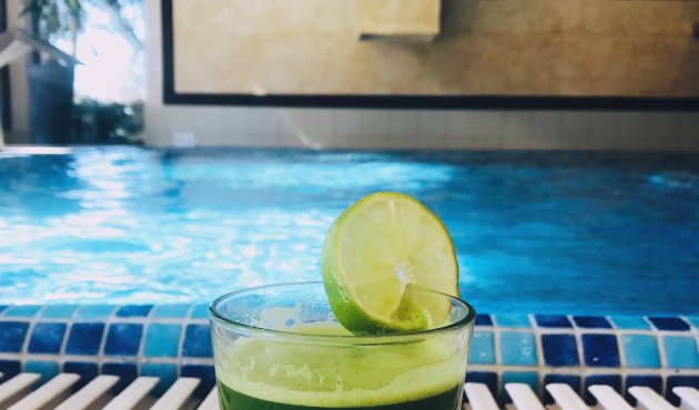 Świeże soki z wyciskarki Kuvings 