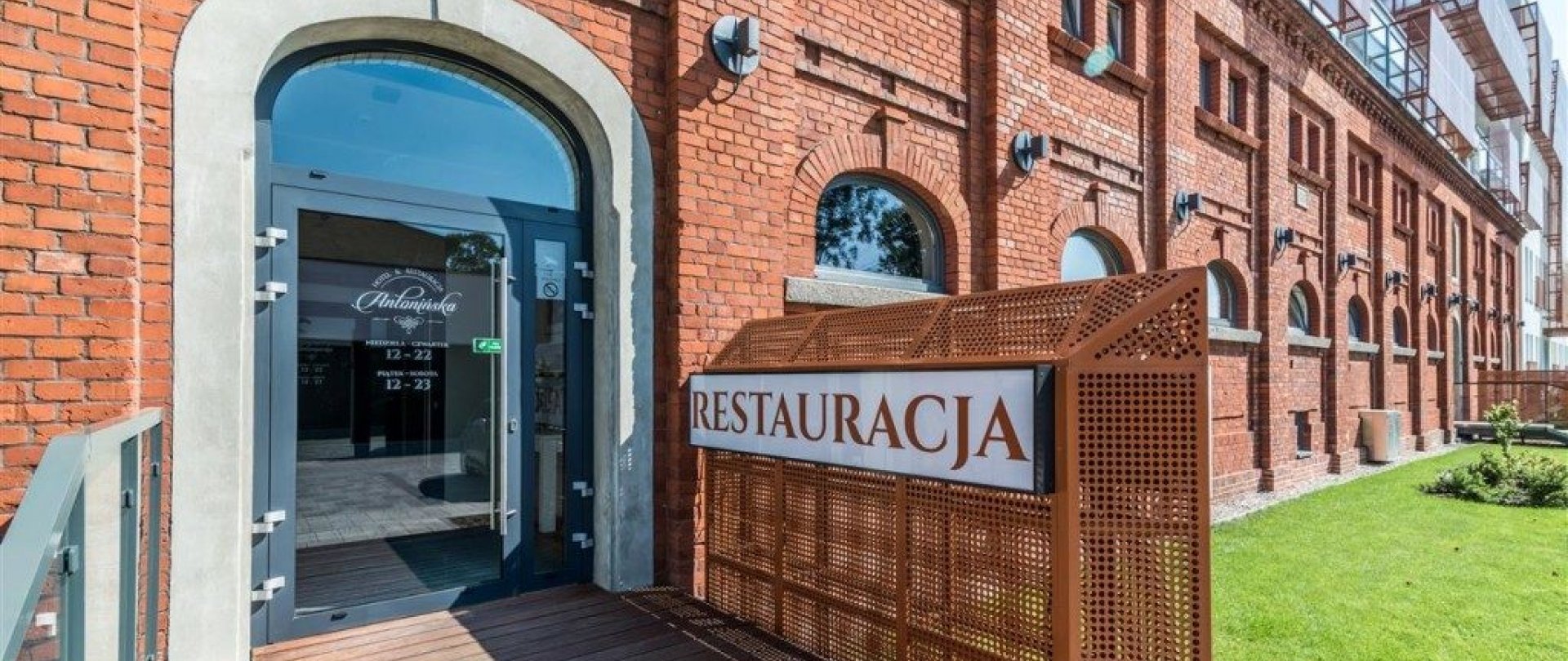 Hotel & Restauracja Antonińska supports Get to know your contractor action