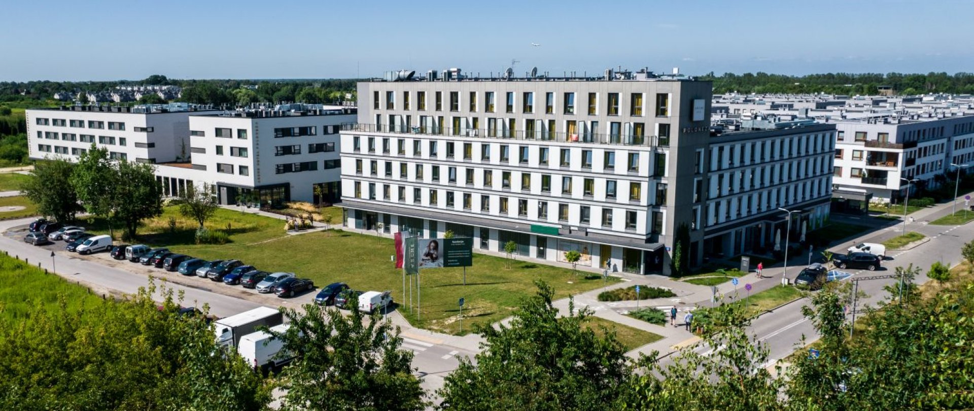 Idealny start wakacji: nocleg przed wylotem – jaki hotel przy lotnisku Chopina wybrać?