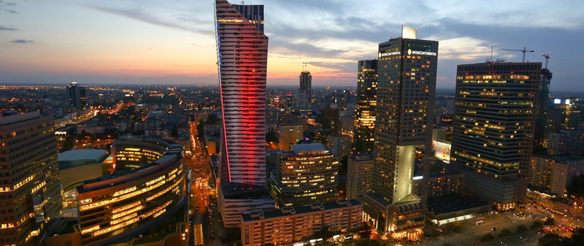 Hotel Warszawa centrum – czy zawsze warto nocować w ścisłym sercu miasta?