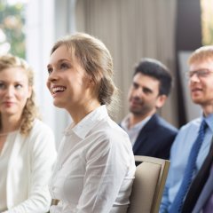 Sale konferencyjne w Warszawie - jak wybrać idealne miejsce na spotkanie biznesowe?
