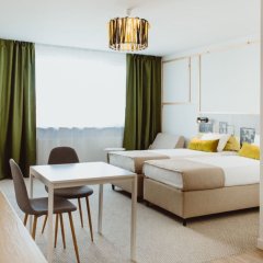 Gdzie spać podczas Orange Warsaw Festival 2025? Przewodnik po najlepszych lokalizacjach noclegowych w Warszawie